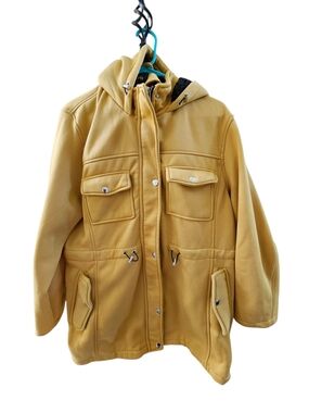 Big Chill Hooded Puffer Jacket in Mustard Yellow